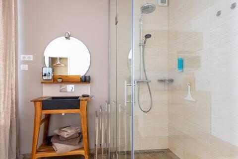 Studio Chic Avec Salon Et Terrasse Privee Apartment Tourcoing Luaran gambar